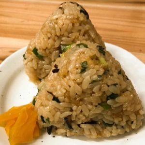 ごま油香るヤミツキおむすび